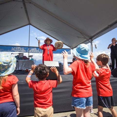 Performer on the kids stage